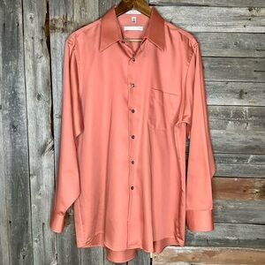 Men's Coral Long-Sleeve Dress Shirt - Classic Button-Down